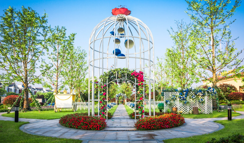 Dubai Miracle Garden (seasonal: Oct–Apr)